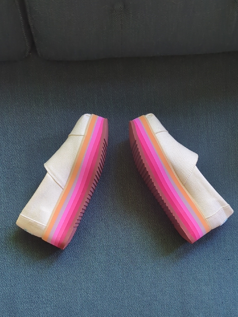 TOMS * Canvas Rainbow Platforms